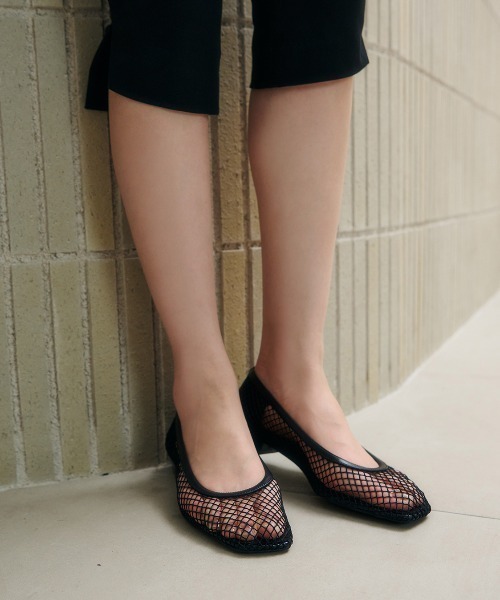 anuans（アニュアンス）の「メッシュフラットパンプス（パンプス・レディース・ブラック/ホワイト・LARGE/MEDIUM/SMALL）」の2枚目の写真