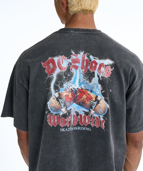 DC SHOES（ディーシーシューズ）の「DC SHOES メンズ 26 THUNDER DECK SS Tシャツ 【2026年春夏モデル】/バックプリントデザイン半袖Tシャツ（Tシャツ/カットソー・メンズ・ホワイト/ブラック/スミクロ・MEDIUM/LARGE/X-LARGE）」の7枚目の写真