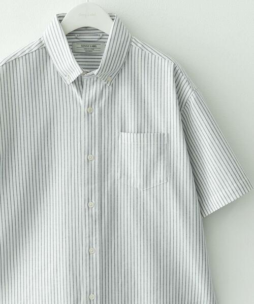 URBAN RESEARCH Sonny Label（アーバンリサーチサニーレーベル）の「抗菌オックスボタンダウン半袖シャツ（シャツ/ブラウス・メンズ・オフホワイト/ブルー/ホワイト系その他/ネイビー/ブルー系その他・MEDIUM/LARGE/X-LARGE）」の3枚目の写真
