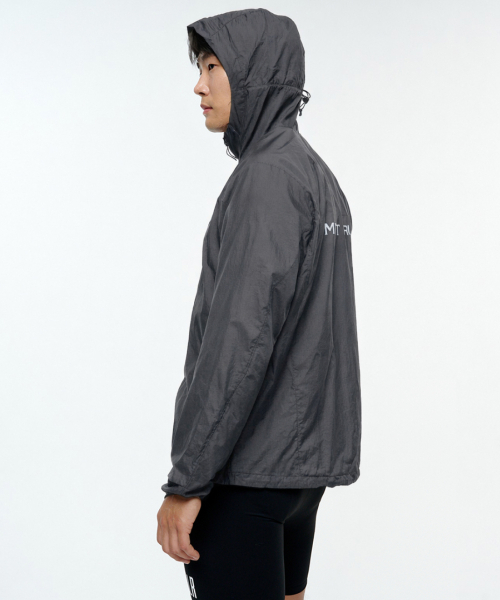 LIMELIGHT APPAREL(ライムライトアパレル)の「アスリットリップストップランニングウィンドブレーカー(チャコール/グレー)(ナイロンジャケット・メンズ・その他・S/M/L/XL/XXL)」の1枚目の写真