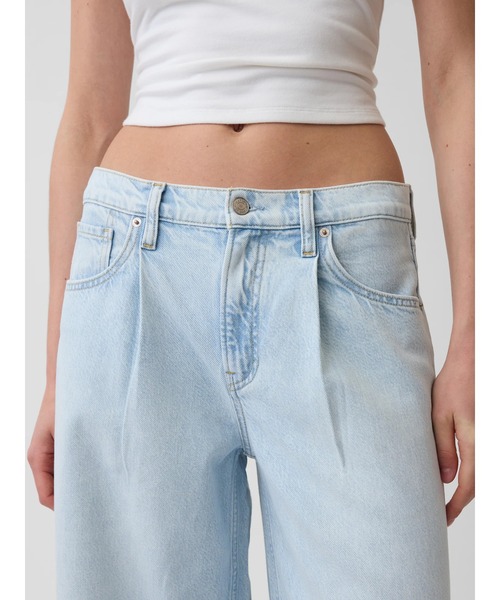 GAP(ギャップ)の「ミッドライズ ウルトラソフト プリーツ バギーデニム(デニムパンツ・レディース・ライトインディゴブルー・30/29/28/27/26/25/24/23)」の5枚目の写真