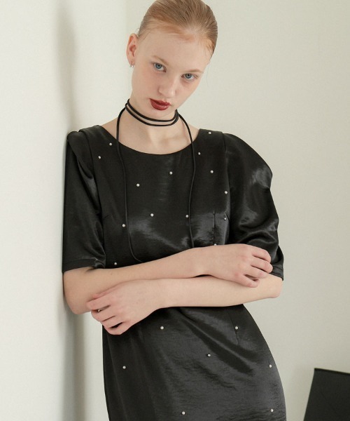 DONOBAN(ドノバン)の「【ANDRESD】pearl glow satin dress 結婚式 パーティードレス オケージョンドレス お呼ばれ 二次会 成人式 同窓会(ドレス・レディース・ブラック/ブロンズ・L/M/S)」の3枚目の写真