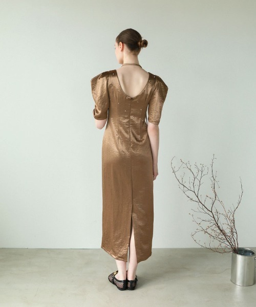 DONOBAN(ドノバン)の「【ANDRESD】pearl glow satin dress 結婚式 パーティードレス オケージョンドレス お呼ばれ 二次会 成人式 同窓会(ドレス・レディース・ブラック/ブロンズ・L/M/S)」の16枚目の写真