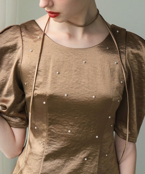 DONOBAN(ドノバン)の「【ANDRESD】pearl glow satin dress 結婚式 パーティードレス オケージョンドレス お呼ばれ 二次会 成人式 同窓会(ドレス・レディース・ブラック/ブロンズ・L/M/S)」の17枚目の写真