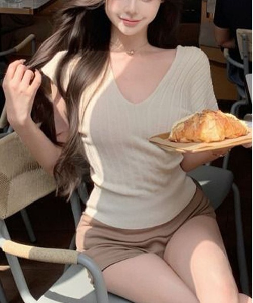 MAISON DE THERESE(メゾン ド テレーズ)の「V ネック リブニット T シャツ タイト インナー ピュアセクシー(Tシャツ/カットソー・レディース・アイボリー・FREE)」の7枚目の写真