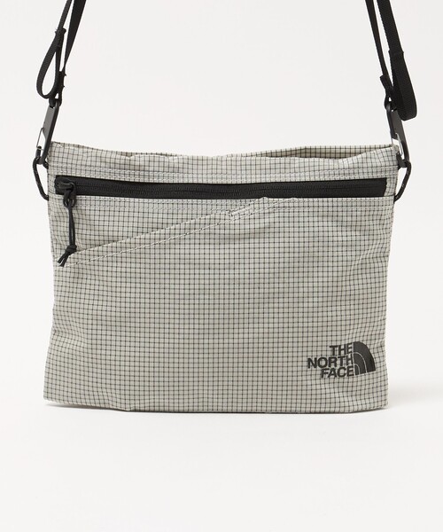 THE NORTH FACE(ザノースフェイス)の「<THE NORTH FACE>ラフター ショルダーポーチ M/ショルダーバッグ(ショルダーバッグ・レディース・ライトグレー/ブラック・FREE)」の7枚目の写真
