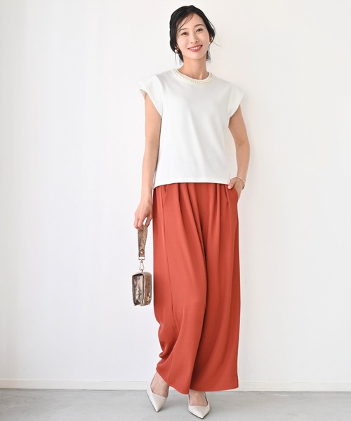 Ehre style(エーレスタイル)の「首元パールで お顔 映え服 立体袖Tシャツ(Tシャツ/カットソー・レディース・ホワイト/ブラック・FREE)」の5枚目の写真