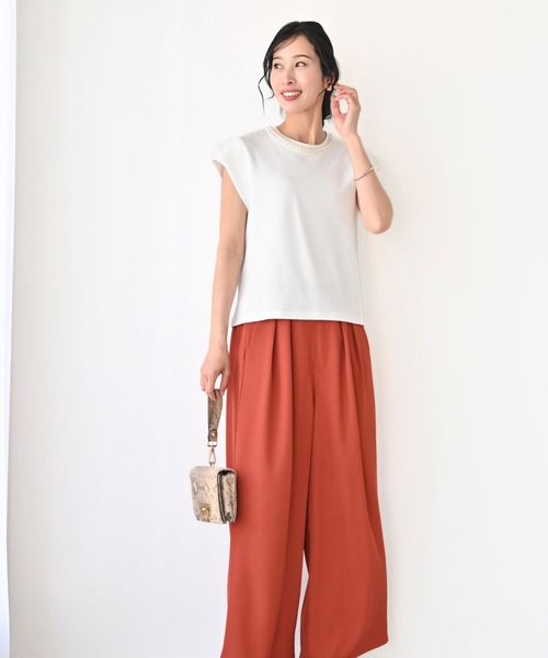 Ehre style(エーレスタイル)の「首元パールで お顔 映え服 立体袖Tシャツ(Tシャツ/カットソー・レディース・ホワイト/ブラック・FREE)」の15枚目の写真