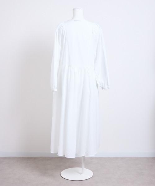vent blanc(ヴァンブラン)の「vent blanc ヴァンブラン コットンローン ピンタック デザインシャツブラウス(ワンピース・レディース・ブラック/オフホワイト/インディゴブルー・FREE)」の12枚目の写真