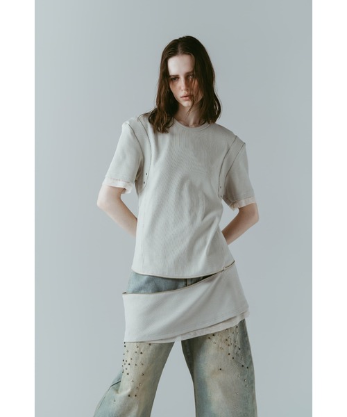 Knuth Marf(クヌースマーフ)の「structured shoulder top(Tシャツ/カットソー・レディース・ブラック/ライトベージュ・X-SMALL/SMALL)」の3枚目の写真