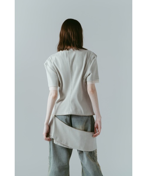 Knuth Marf(クヌースマーフ)の「structured shoulder top(Tシャツ/カットソー・レディース・ブラック/ライトベージュ・X-SMALL/SMALL)」の7枚目の写真