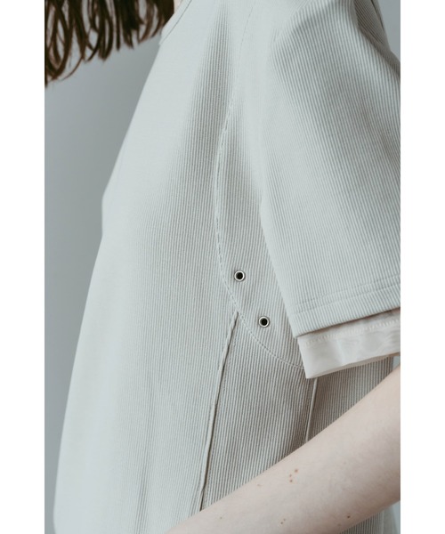 Knuth Marf(クヌースマーフ)の「structured shoulder top(Tシャツ/カットソー・レディース・ブラック/ライトベージュ・X-SMALL/SMALL)」の9枚目の写真