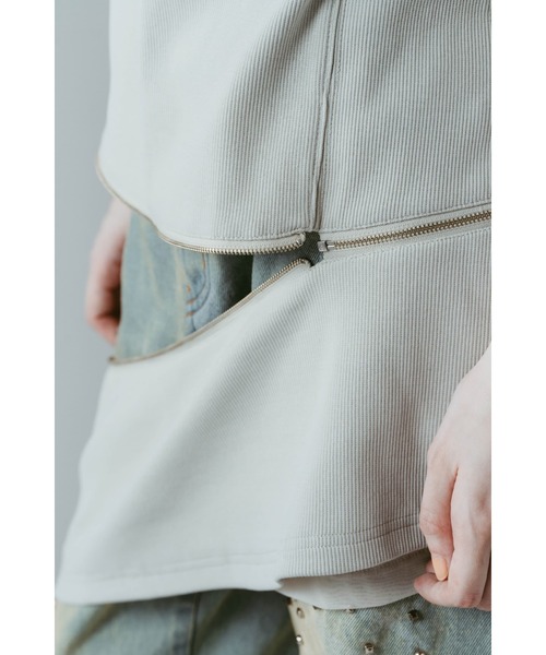 Knuth Marf(クヌースマーフ)の「structured shoulder top(Tシャツ/カットソー・レディース・ブラック/ライトベージュ・X-SMALL/SMALL)」の10枚目の写真