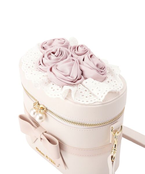 Maison de FLEUR(メゾンドフルール)の「ローズブーケキューブショルダーバッグ(ショルダーバッグ・レディース・アイボリー/ピンク・FREE)」の13枚目の写真