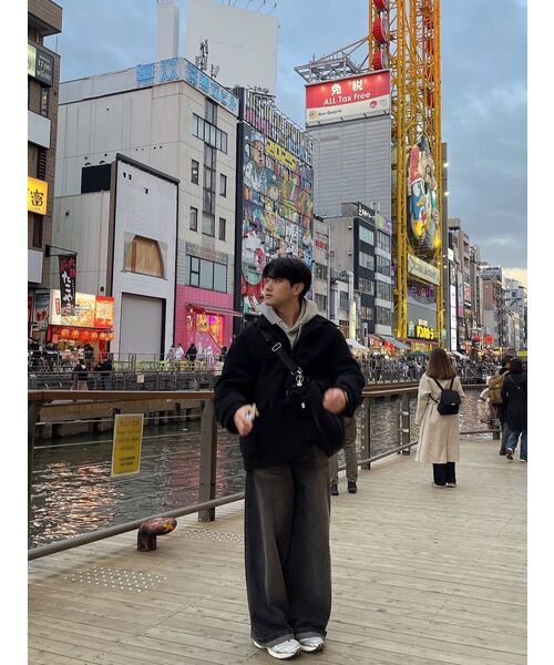 NOIRER(ノイア)の「ブラックキャットウォッシュワイドデニムパンツ(ブラック)(デニムパンツ・メンズ・その他・52/50)」の3枚目の写真