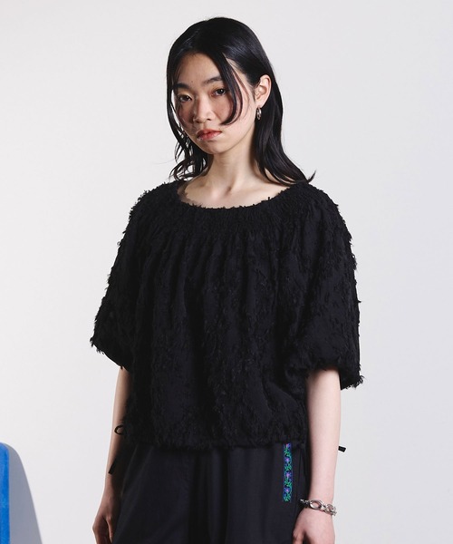 ROSE BUD(ローズバッド)の「OFF SHOULDER BLOUSE(シャツ/ブラウス・レディース・ベージュ/ブラック・ONE SIZE)」の15枚目の写真