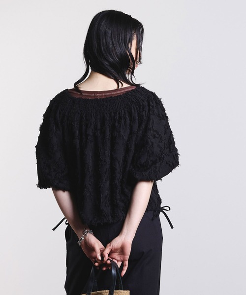 ROSE BUD(ローズバッド)の「OFF SHOULDER BLOUSE(シャツ/ブラウス・レディース・ベージュ/ブラック・ONE SIZE)」の17枚目の写真
