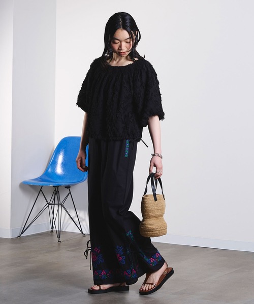 ROSE BUD(ローズバッド)の「OFF SHOULDER BLOUSE(シャツ/ブラウス・レディース・ベージュ/ブラック・ONE SIZE)」の19枚目の写真
