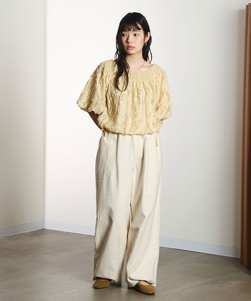 ROSE BUD(ローズバッド)の「OFF SHOULDER BLOUSE(シャツ/ブラウス・レディース・ベージュ/ブラック・ONE SIZE)」の7枚目の写真