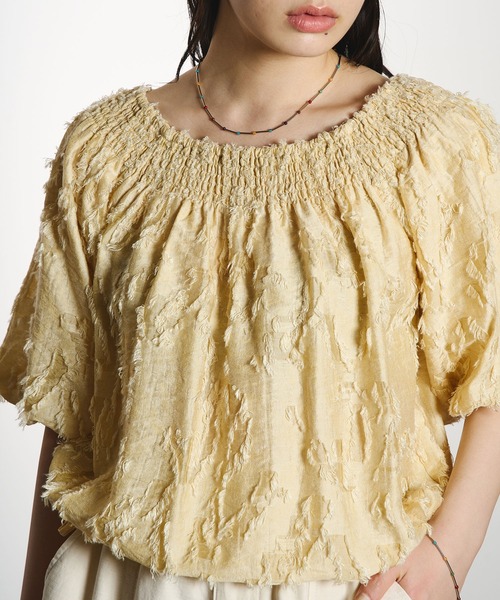 ROSE BUD(ローズバッド)の「OFF SHOULDER BLOUSE(シャツ/ブラウス・レディース・ベージュ/ブラック・ONE SIZE)」の11枚目の写真