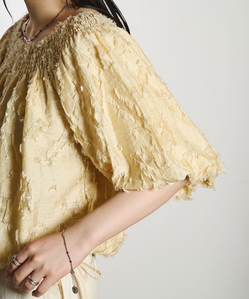 ROSE BUD(ローズバッド)の「OFF SHOULDER BLOUSE(シャツ/ブラウス・レディース・ベージュ/ブラック・ONE SIZE)」の12枚目の写真