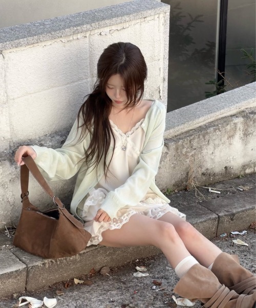 Aelina(エリナ)の「Vネックレースショートキャミワンピース(ワンピース・レディース・ベージュ/ブラック・FREE)」の18枚目の写真