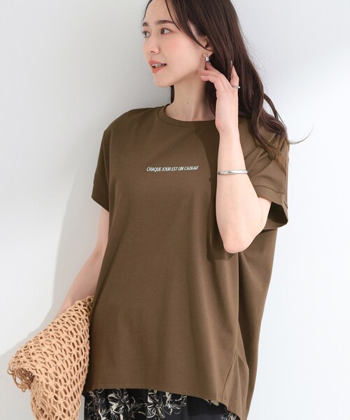 SHOO・LA・RUE(シューラルー)の「【汗じみ防止/ひんやり/S-LL】インせず着られる 刺繍ロゴTシャツ(Tシャツ/カットソー・レディース・ホワイト/ブルー/ダークグレー/ブラック/ブラウン系その他/イエロー系その他・02/01/04/03)」の4枚目の写真