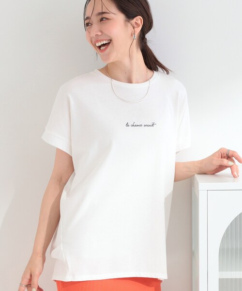 SHOO・LA・RUE(シューラルー)の「【汗じみ防止/ひんやり/S-LL】インせず着られる 刺繍ロゴTシャツ(Tシャツ/カットソー・レディース・ホワイト/ブルー/ダークグレー/ブラック/ブラウン系その他/イエロー系その他・02/01/04/03)」の1枚目の写真