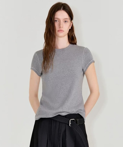Fano Studios(ファノ ストゥディオズ)の「配色ステッチ ショルダーフィット Tシャツ FX26S413【Fano Studios】【2026SS】(Tシャツ/カットソー・レディース・グレー/ホワイト・L/M/S)」の1枚目の写真