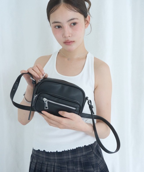 Smyeon(スミョン)の「Compact design shoulder bag/コンパクトデザインショルダーバッグ(ショルダーバッグ・レディース・ブラック/ミント/ライトブルー/ベビーピンク・FREE)」の16枚目の写真