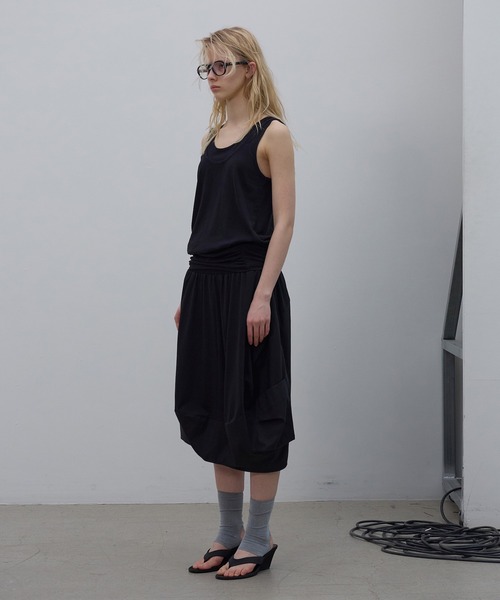 LCDC TM(エルシーディーシーティーエム)の「SHAPED HEM TANK TOP(タンクトップ・レディース・ブラック/グレー・S/M)」の5枚目の写真