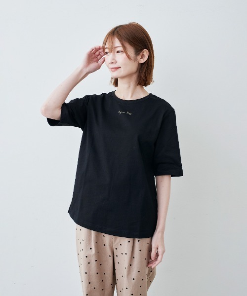 IEDIT(イディット)の「IEDIT 接触冷感加工がうれしい配色ワンポイントロゴTシャツ(Tシャツ/カットソー・レディース・ネイビー/オフホワイト/ブラック・L/S/LL/M/3L)」の2枚目の写真