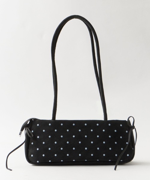 Chick(チック)の「Dot Ribbon Square Shoulder Bag with Charm / チャーム付き ドット柄 リボン スクエア ショルダーバッグ 横長 ガーリー フェミニン レディース 秋 秋服 2026年秋冬(ショルダーバッグ・レディース・ホワイト/ブラック/レッド・FREE)」の5枚目の写真