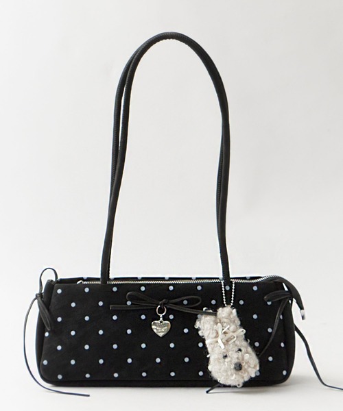Chick(チック)の「Dot Ribbon Square Shoulder Bag with Charm / チャーム付き ドット柄 リボン スクエア ショルダーバッグ 横長 ガーリー フェミニン レディース 秋 秋服 2026年秋冬(ショルダーバッグ・レディース・ホワイト/ブラック/レッド・FREE)」の15枚目の写真