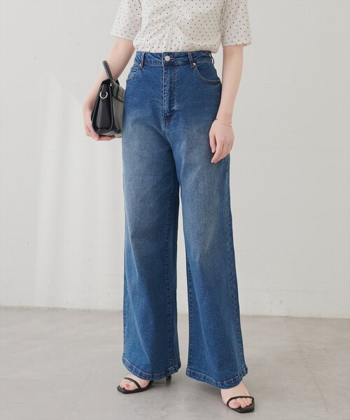 natural couture（ナチュラルクチュール）の「ゆるストレートストレッチセルフカットデニム（デニムパンツ・レディース・ブルー/サックスブルー/オフホワイト・SMALL/MEDIUM/LARGE）」の17枚目の写真