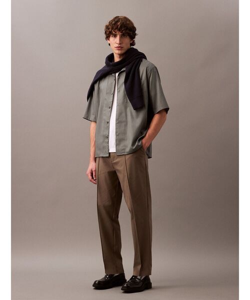 Calvin Klein(カルバン・クライン)の「シャツ - ショートスリーブコットンリラックスシャツ(シャツ/ブラウス・メンズ・ミックスグレー・XS/S)」の3枚目の写真