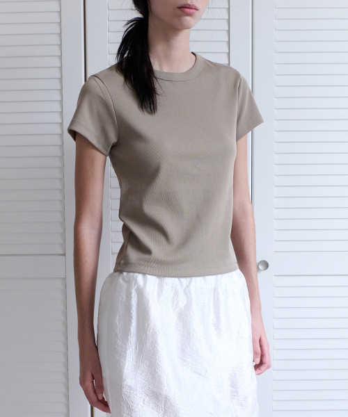 ANDNEEDS（アンドニーズ）の「Bessette half tee (sand)（Tシャツ/カットソー・レディース・その他・FREE）」の3枚目の写真