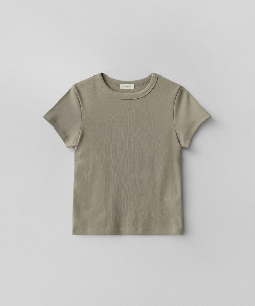 ANDNEEDS（アンドニーズ）の「Bessette half tee (sand)（Tシャツ/カットソー・レディース・その他・FREE）」の4枚目の写真