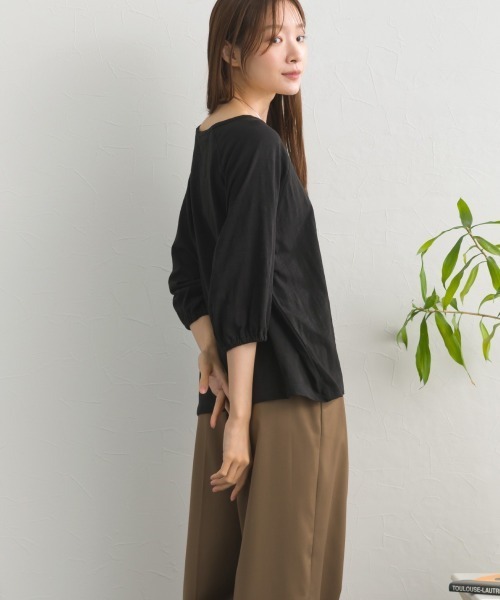 OMNES（オムネス）の「スラブ天竺 ラグランVネック 5分袖Tシャツ UVカット付（Tシャツ/カットソー・レディース・レッド/ブラウン/ブラック/ホワイト・FREE）」の19枚目の写真