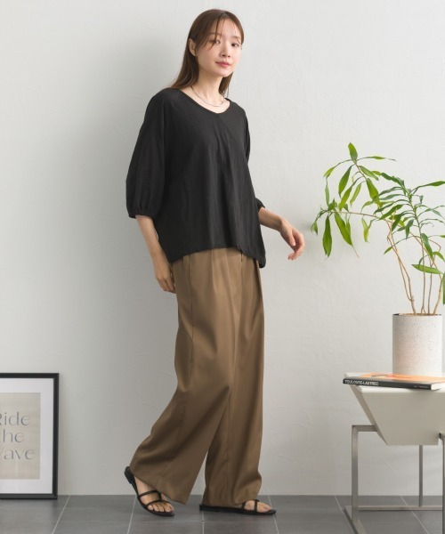 OMNES（オムネス）の「スラブ天竺 ラグランVネック 5分袖Tシャツ UVカット付（Tシャツ/カットソー・レディース・レッド/ブラウン/ブラック/ホワイト・FREE）」の21枚目の写真
