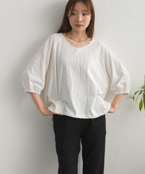 OMNES（オムネス）の「スラブ天竺 ラグランVネック 5分袖Tシャツ UVカット付（Tシャツ/カットソー・レディース・レッド/ブラウン/ブラック/ホワイト・FREE）」の13枚目の写真