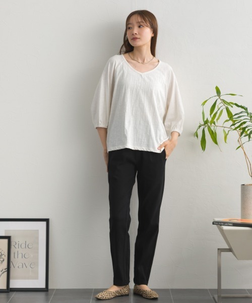 OMNES（オムネス）の「スラブ天竺 ラグランVネック 5分袖Tシャツ UVカット付（Tシャツ/カットソー・レディース・レッド/ブラウン/ブラック/ホワイト・FREE）」の16枚目の写真