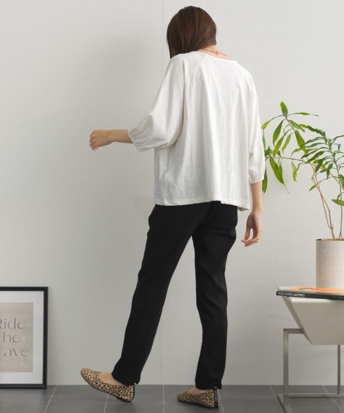 OMNES（オムネス）の「スラブ天竺 ラグランVネック 5分袖Tシャツ UVカット付（Tシャツ/カットソー・レディース・レッド/ブラウン/ブラック/ホワイト・FREE）」の17枚目の写真