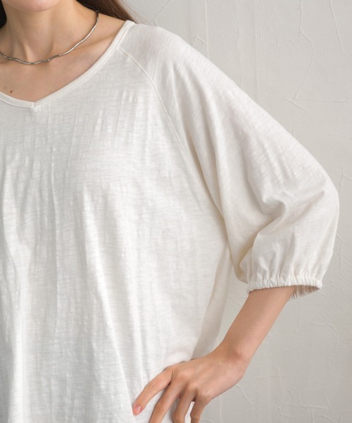 OMNES（オムネス）の「スラブ天竺 ラグランVネック 5分袖Tシャツ UVカット付（Tシャツ/カットソー・レディース・レッド/ブラウン/ブラック/ホワイト・FREE）」の8枚目の写真