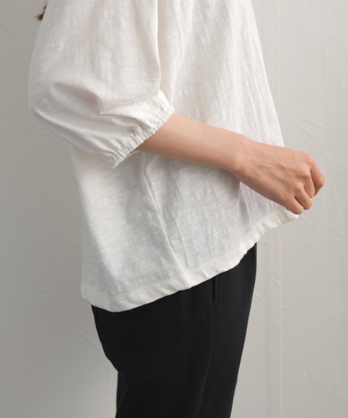 OMNES（オムネス）の「スラブ天竺 ラグランVネック 5分袖Tシャツ UVカット付（Tシャツ/カットソー・レディース・レッド/ブラウン/ブラック/ホワイト・FREE）」の9枚目の写真