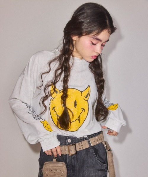 Candy Stripper(キャンディストリッパー)の「DEVIL SMILE トップス(Tシャツ/カットソー・レディース・カーキ/チャコール/オフホワイト・FREE)」の6枚目の写真