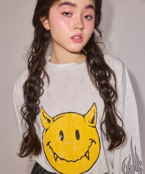 Candy Stripper(キャンディストリッパー)の「DEVIL SMILE トップス(Tシャツ/カットソー・レディース・カーキ/チャコール/オフホワイト・FREE)」の10枚目の写真