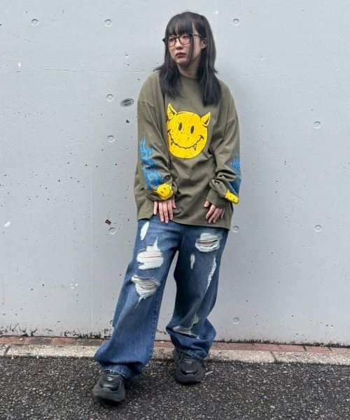 Candy Stripper(キャンディストリッパー)の「DEVIL SMILE トップス(Tシャツ/カットソー・レディース・カーキ/チャコール/オフホワイト・FREE)」の14枚目の写真