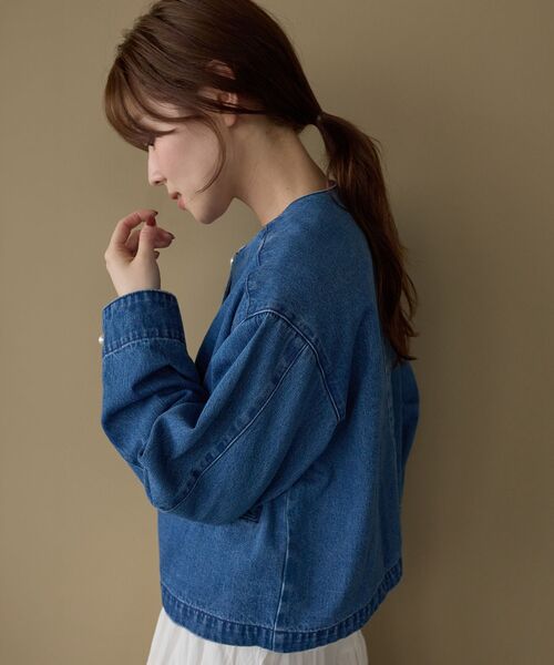 le.coeur blanc(ルクールブラン)の「パールボタンノーカラーデニムジャケット(デニムジャケット・レディース・ブラック/ブルー・38)」の17枚目の写真