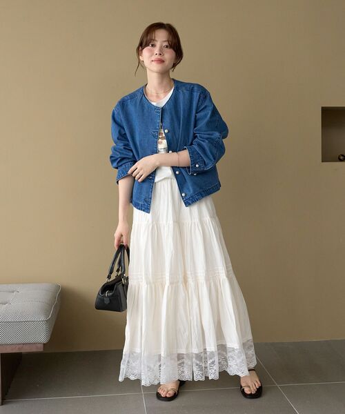 le.coeur blanc(ルクールブラン)の「パールボタンノーカラーデニムジャケット(デニムジャケット・レディース・ブラック/ブルー・38)」の4枚目の写真